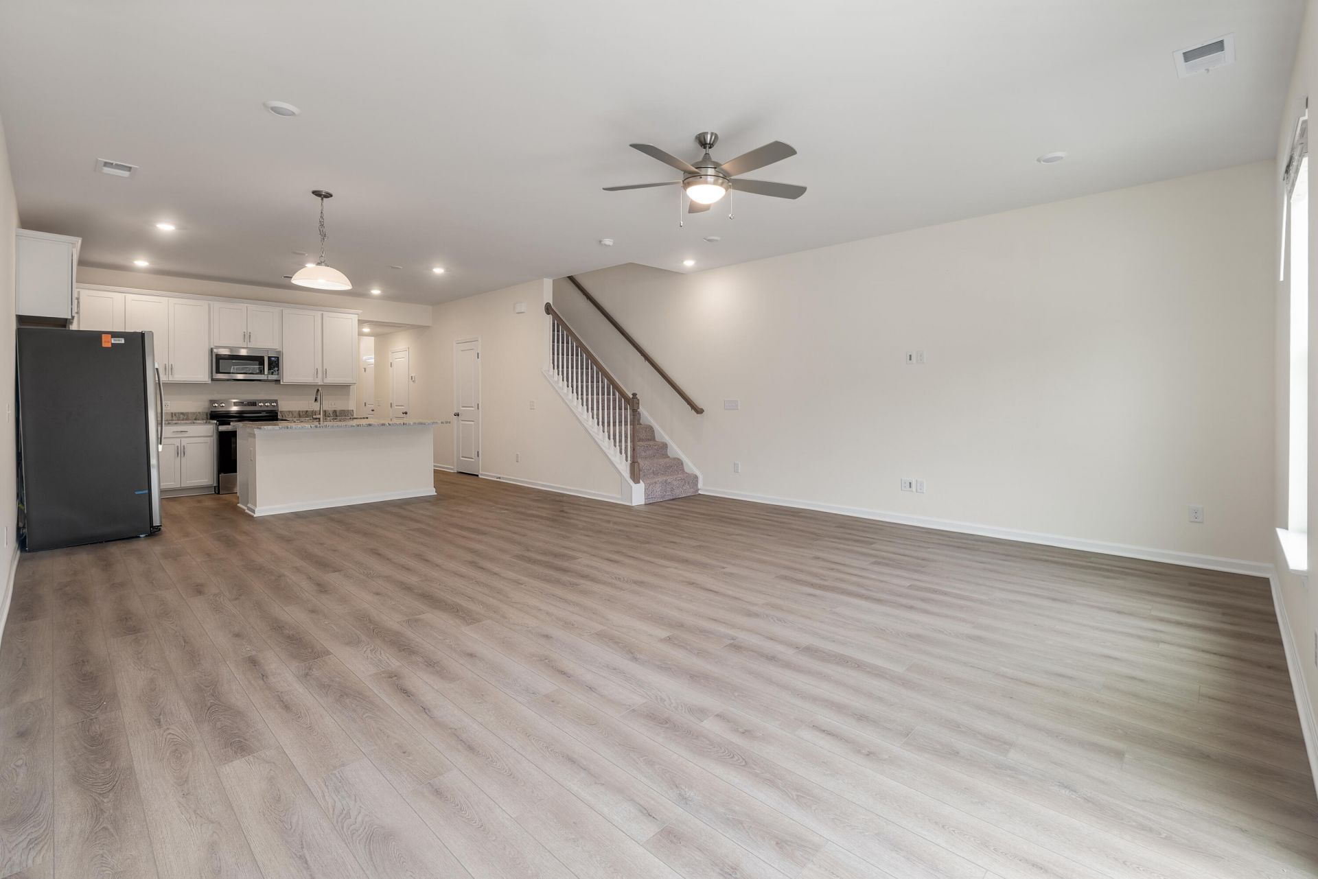 405 Painted Lady Lane Photo 9
