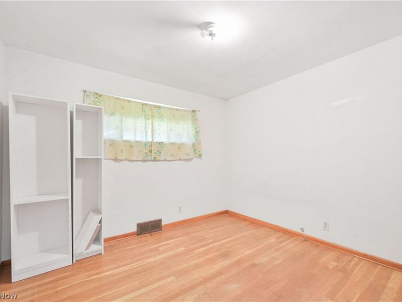 6244 Eavenson Road , Brook Park, OH 44142 Photo 12
