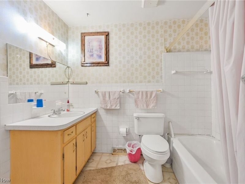 6244 Eavenson Road , Brook Park, OH 44142 Photo 16