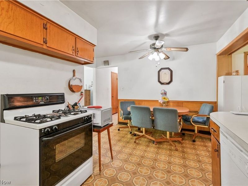 6244 Eavenson Road , Brook Park, OH 44142 Photo 9