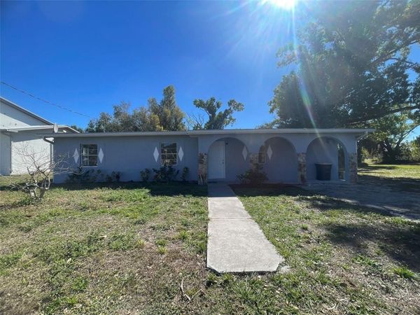 525 E HELEN AVENUE , PUNTA GORDA, FL 33950