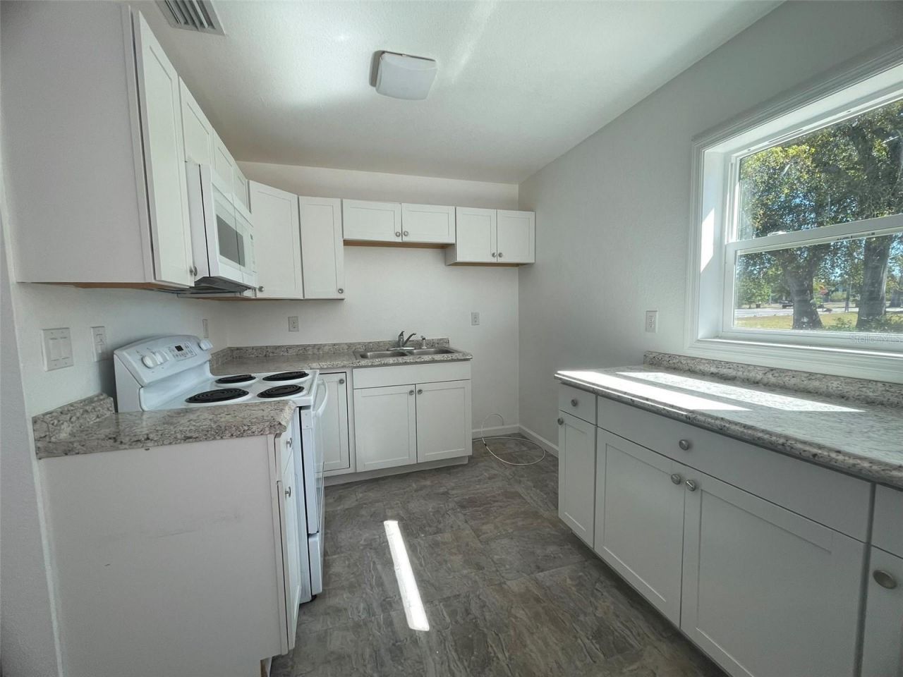 525 E Helen Avenue, Punta Gorda, FL 33950 Photo
