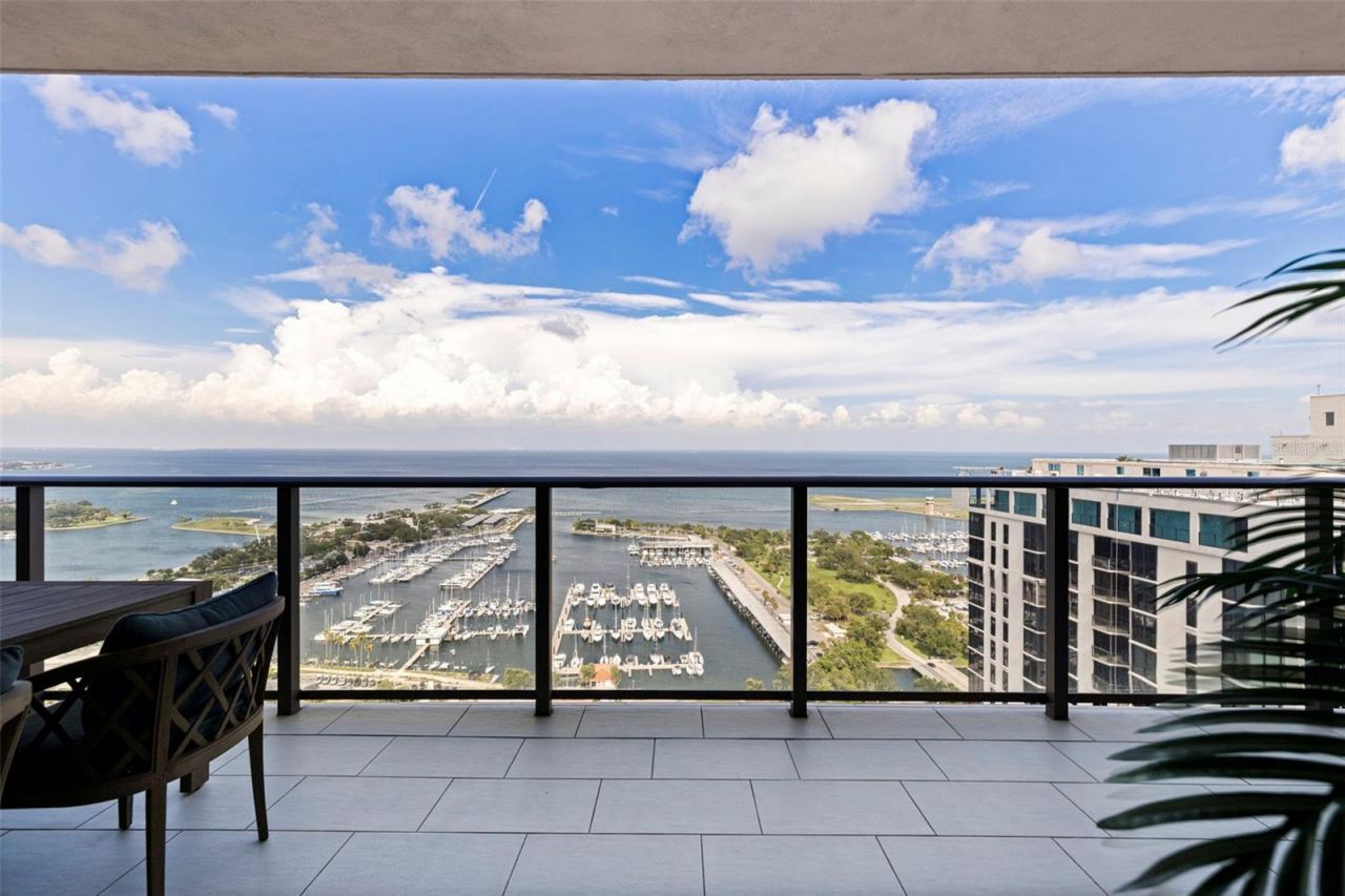100 1st Avenue N, Unit 2902, Saint Petersburg, FL 33701 Photo