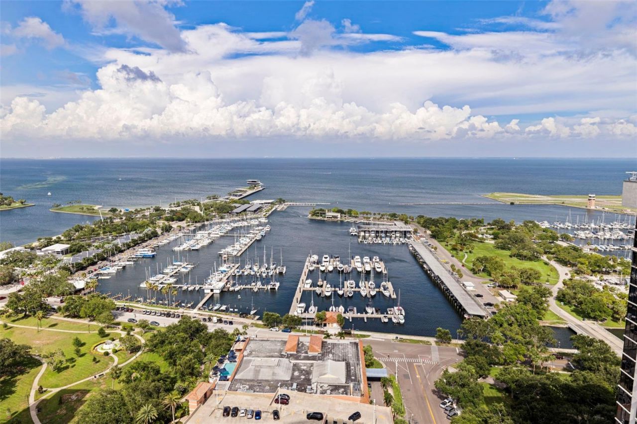 100 1st Avenue N, Unit 2902, Saint Petersburg, FL 33701 Photo