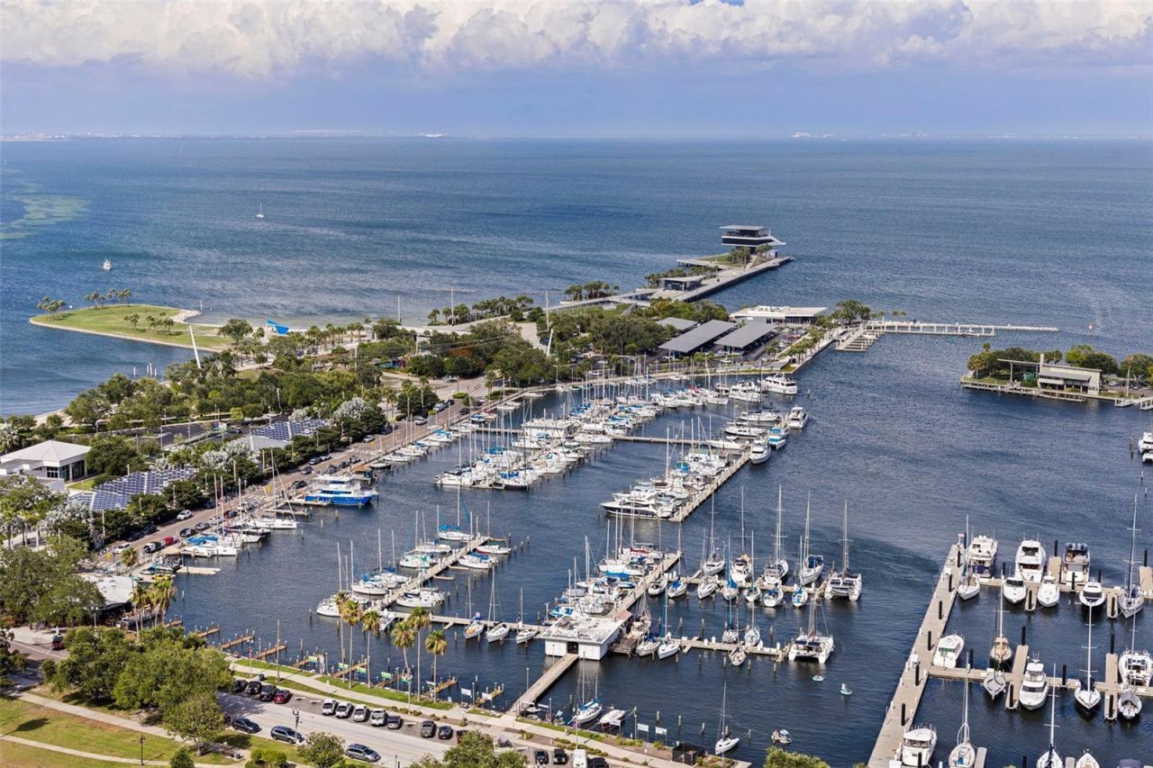 100 1st Avenue N, Unit 2902, Saint Petersburg, FL 33701 Photo