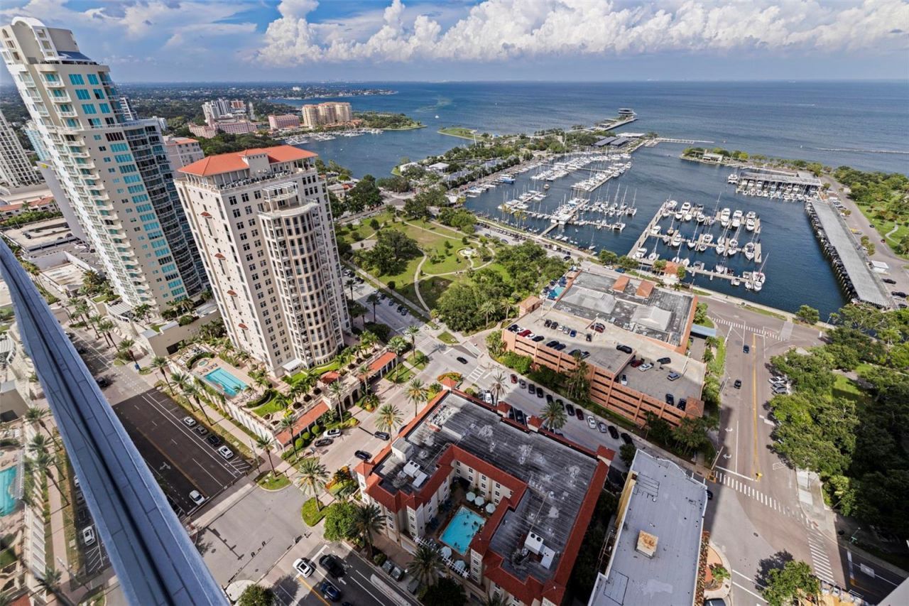 100 1st Avenue N, Unit 2902, Saint Petersburg, FL 33701 Photo