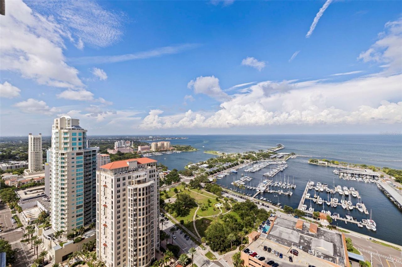 100 1st Avenue N, Unit 2902, Saint Petersburg, FL 33701 Photo