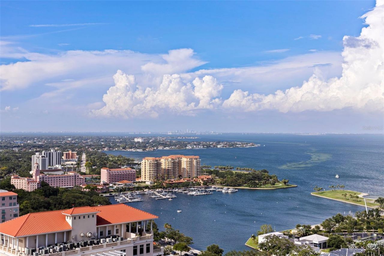 100 1st Avenue N, Unit 2902, Saint Petersburg, FL 33701 Photo