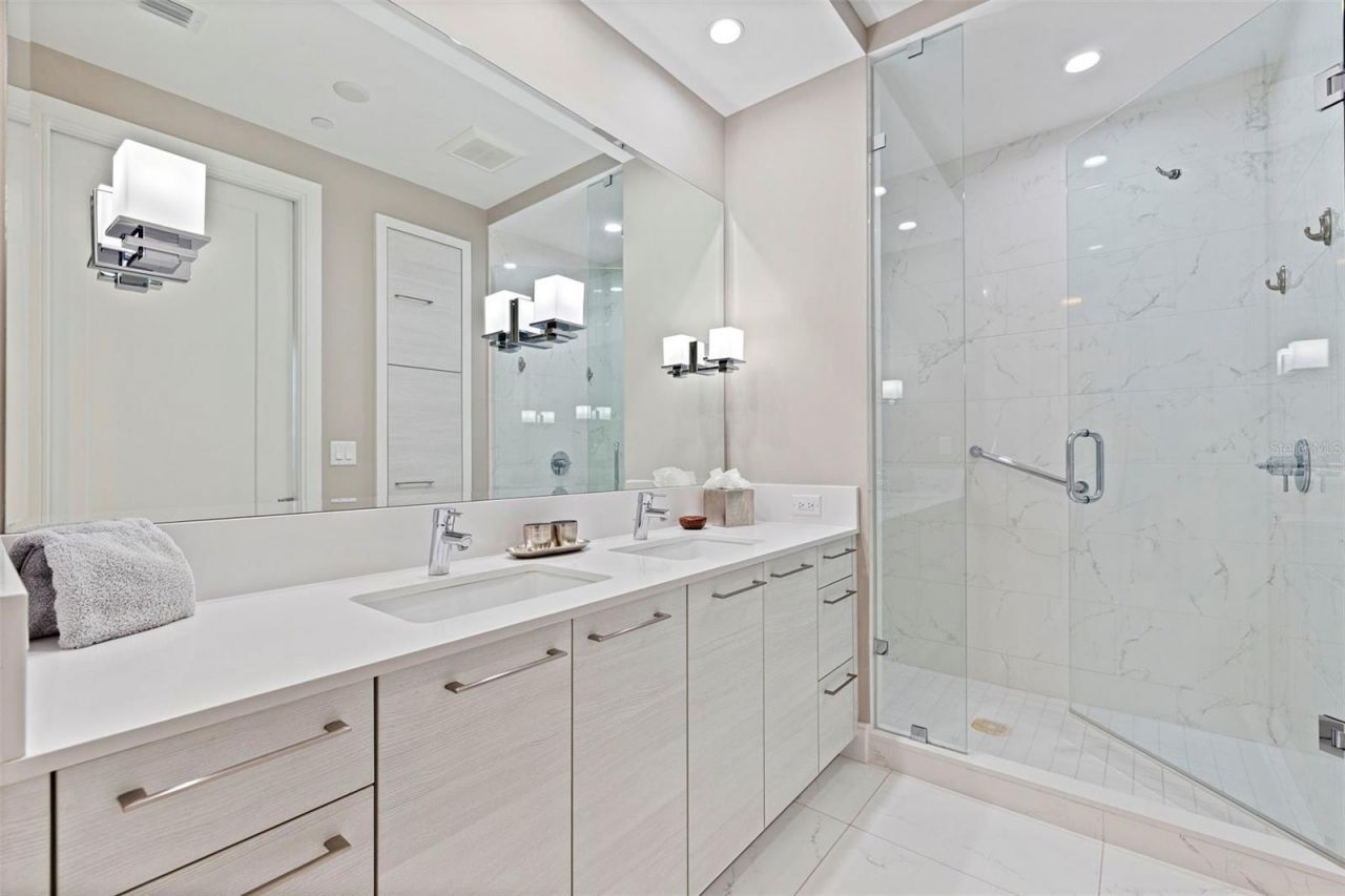 100 1st Avenue N, Unit 2902, Saint Petersburg, FL 33701 Photo
