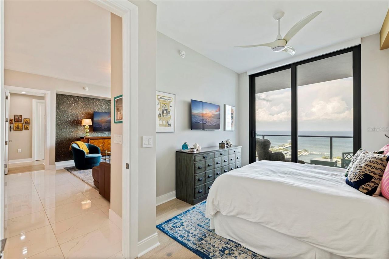 100 1st Avenue N, Unit 2902, Saint Petersburg, FL 33701 Photo