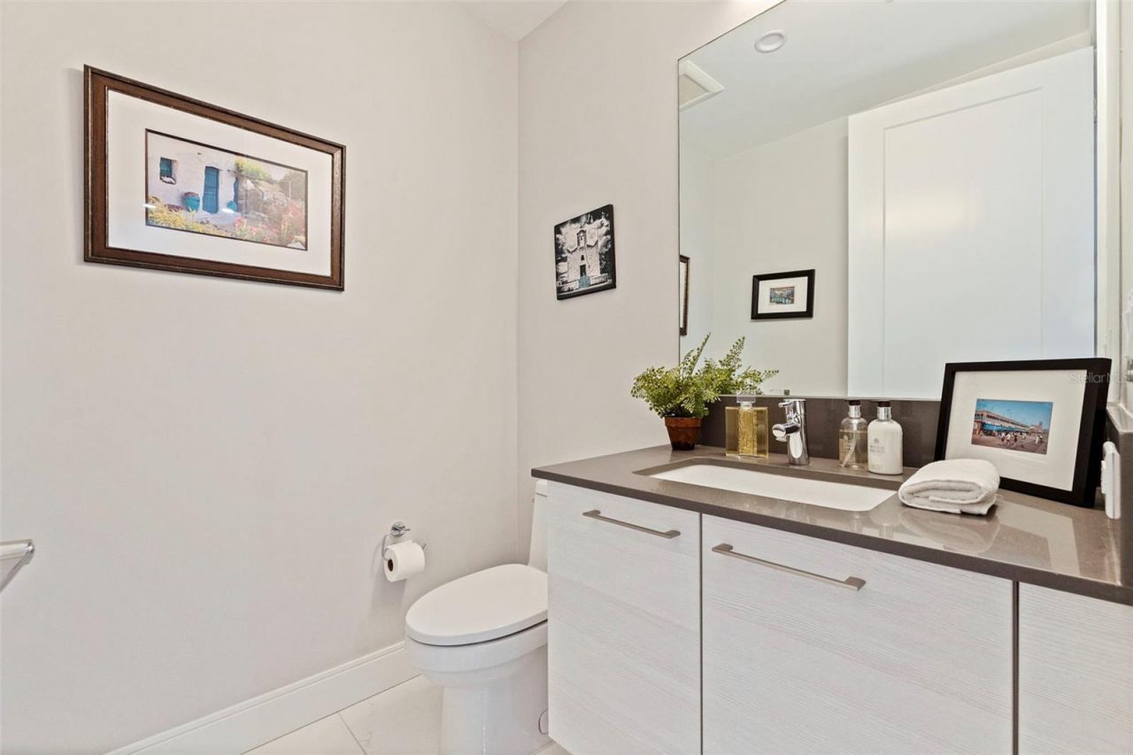 100 1st Avenue N, Unit 2902, Saint Petersburg, FL 33701 Photo