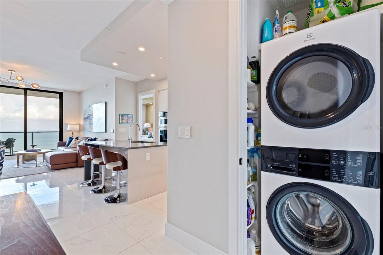 100 1st Avenue N, Unit 2902, Saint Petersburg, FL 33701 Photo