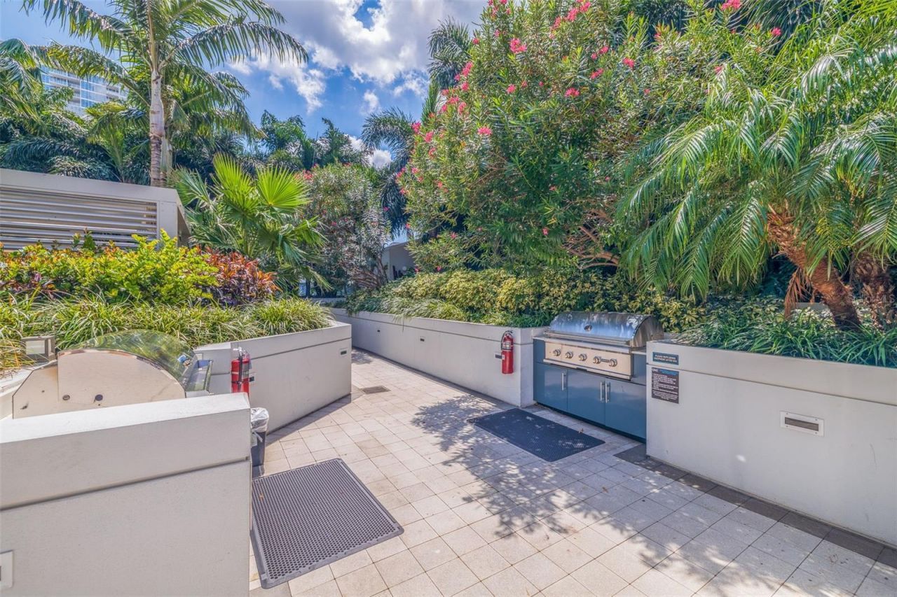 100 1st Avenue N, Unit 2902, Saint Petersburg, FL 33701 Photo