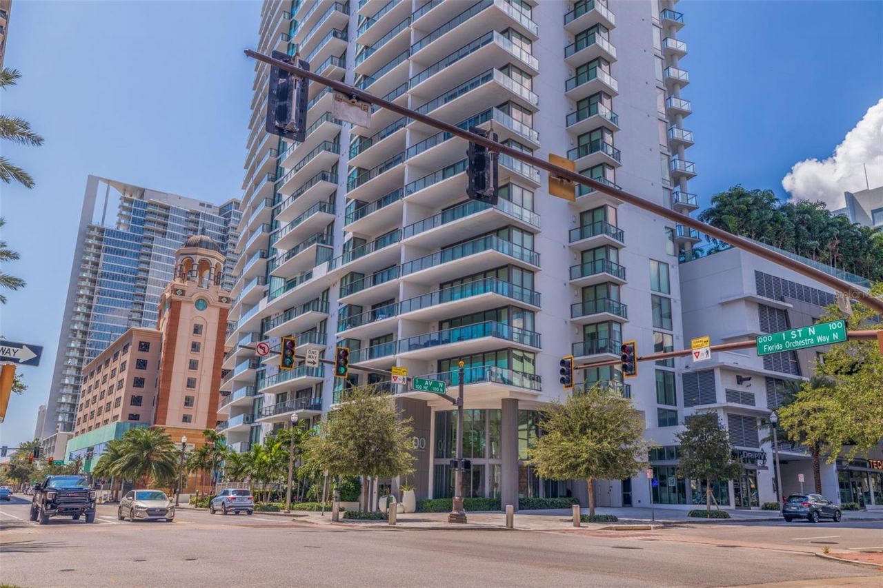 100 1st Avenue N, Unit 2902, Saint Petersburg, FL 33701 Photo