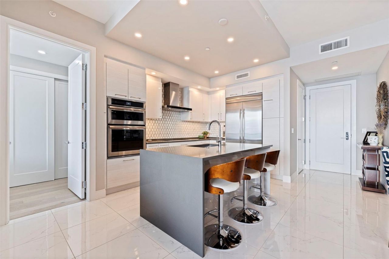 100 1st Avenue N, Unit 2902, Saint Petersburg, FL 33701 Photo