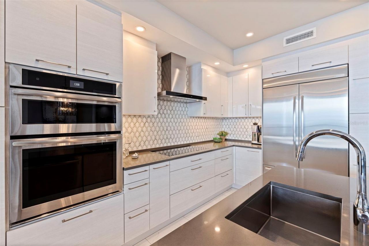 100 1st Avenue N, Unit 2902, Saint Petersburg, FL 33701 Photo