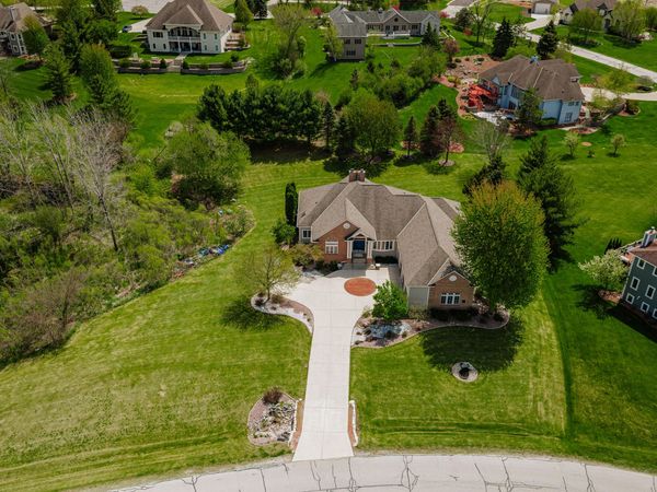 W251S5204 Poppy Fields Rd, Waukesha, WI 53189