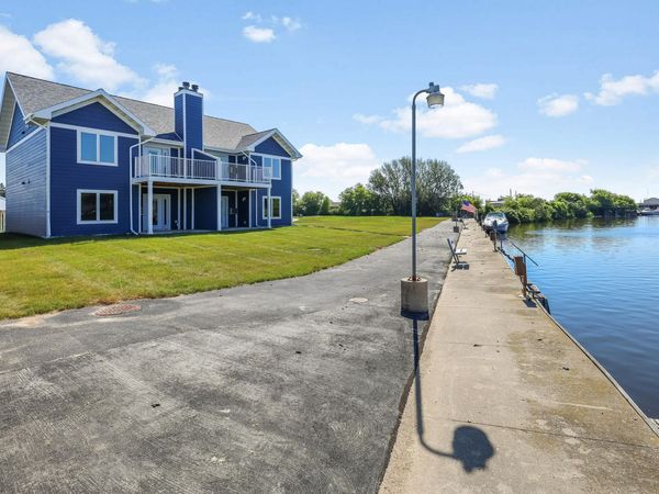 1609 16th St, Unit A, Two Rivers, WI 54241