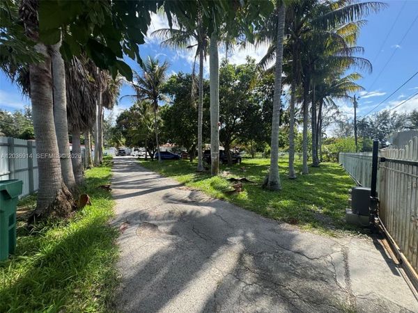 Miami, FL 33167