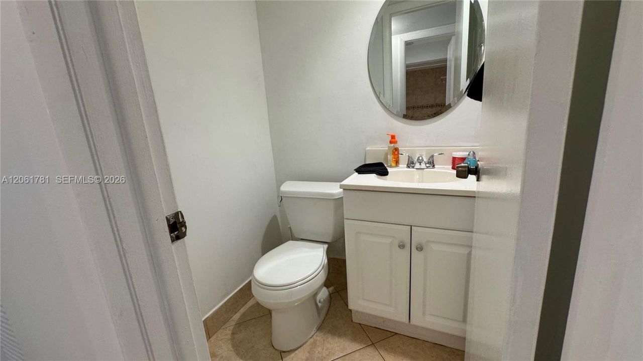 175 Wimbledon Lake Dr, Plantation, FL 33324 Photo