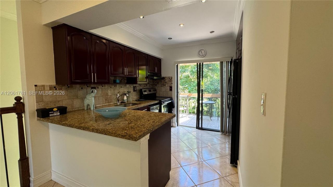 175 Wimbledon Lake Dr, Plantation, FL 33324 Photo