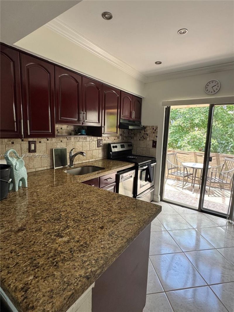 175 Wimbledon Lake Dr , Plantation, FL 33324 Photo