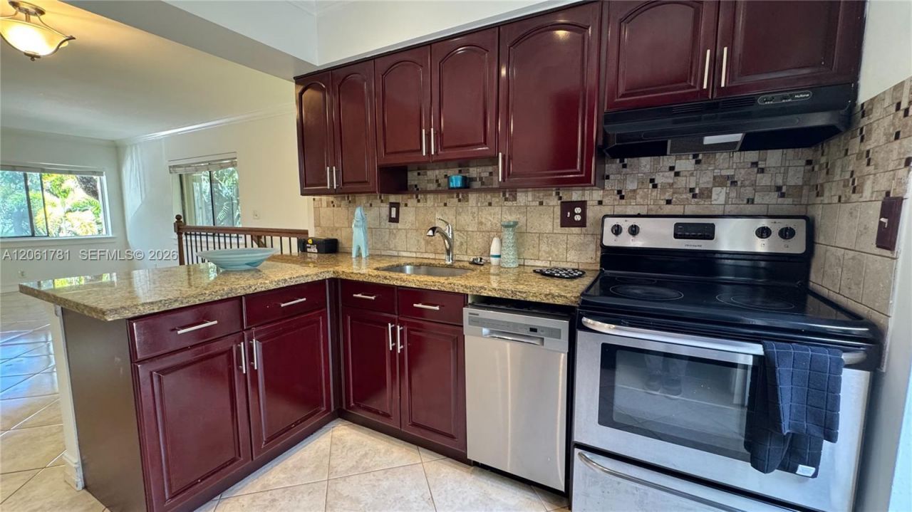 175 Wimbledon Lake Dr, Plantation, FL 33324 Photo