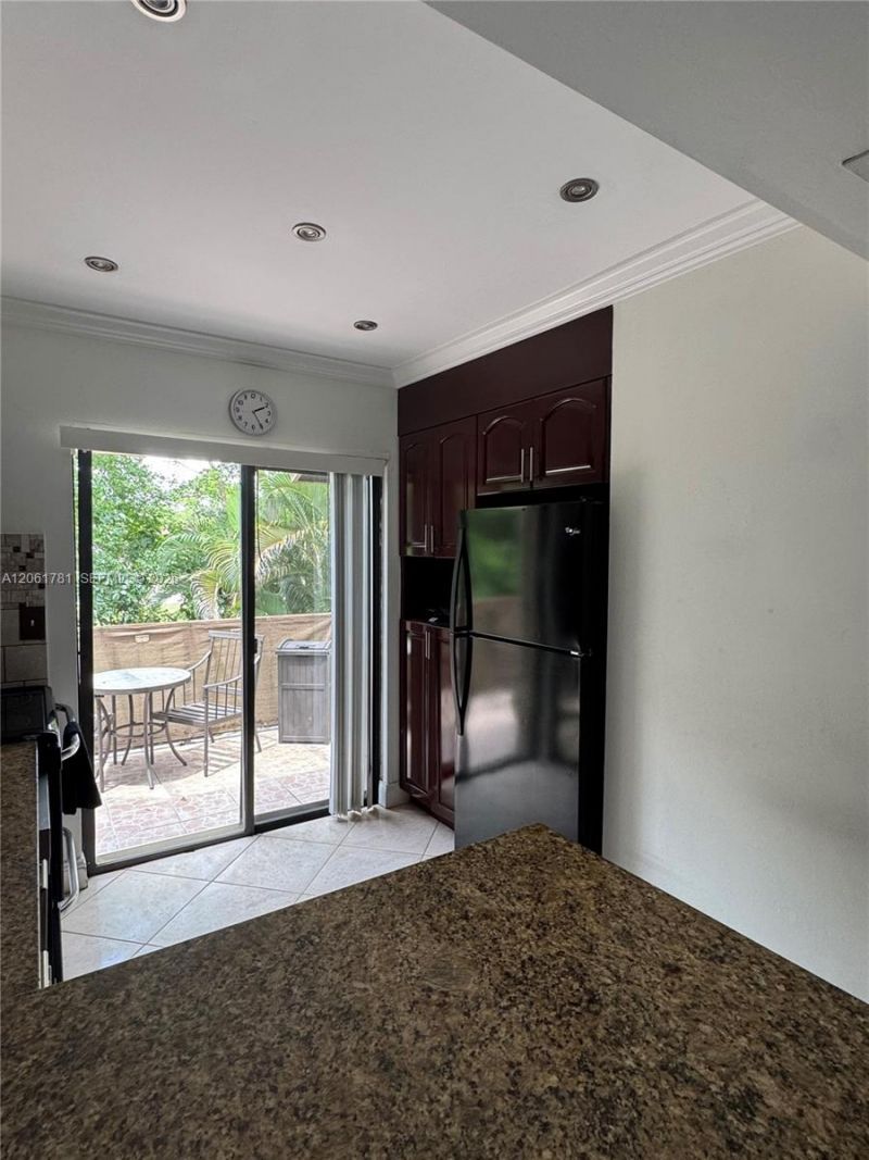 175 Wimbledon Lake Dr , Plantation, FL 33324 Photo