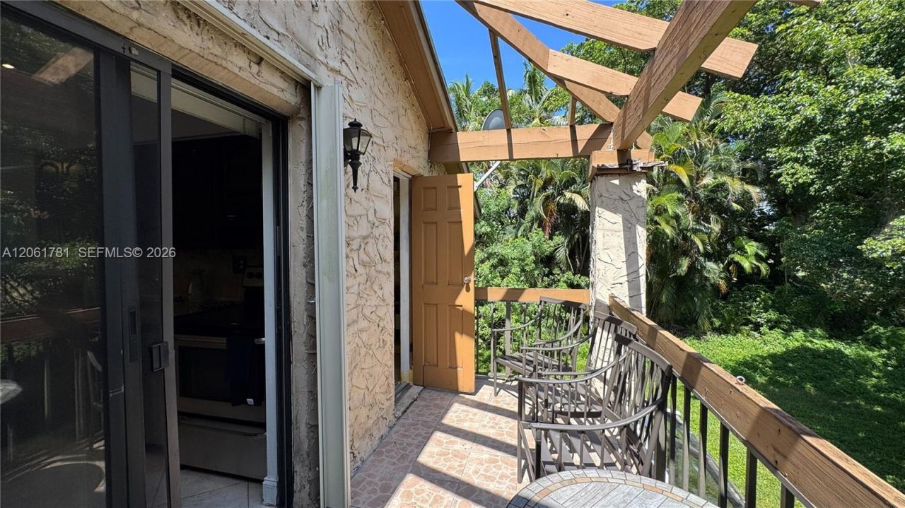 175 Wimbledon Lake Dr, Plantation, FL 33324 Photo