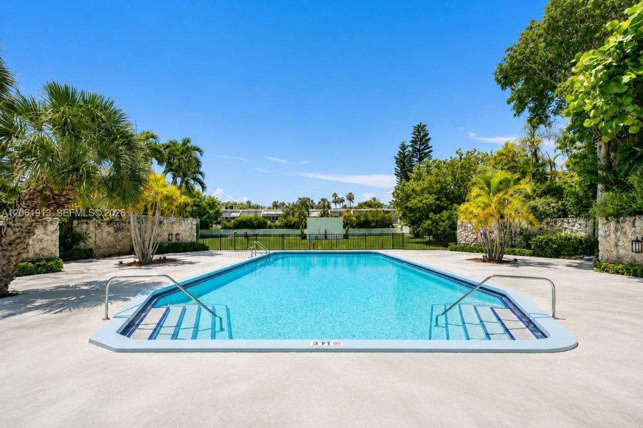 224 Sea View Dr, Unit 104, Key Biscayne, FL 33149 Photo