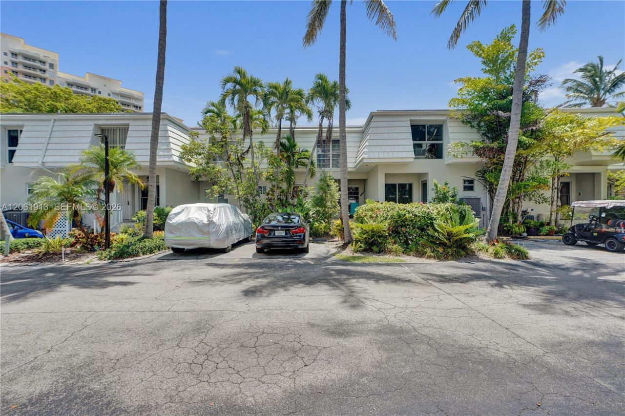 224 Sea View Dr, Unit 104, Key Biscayne, FL 33149 Photo