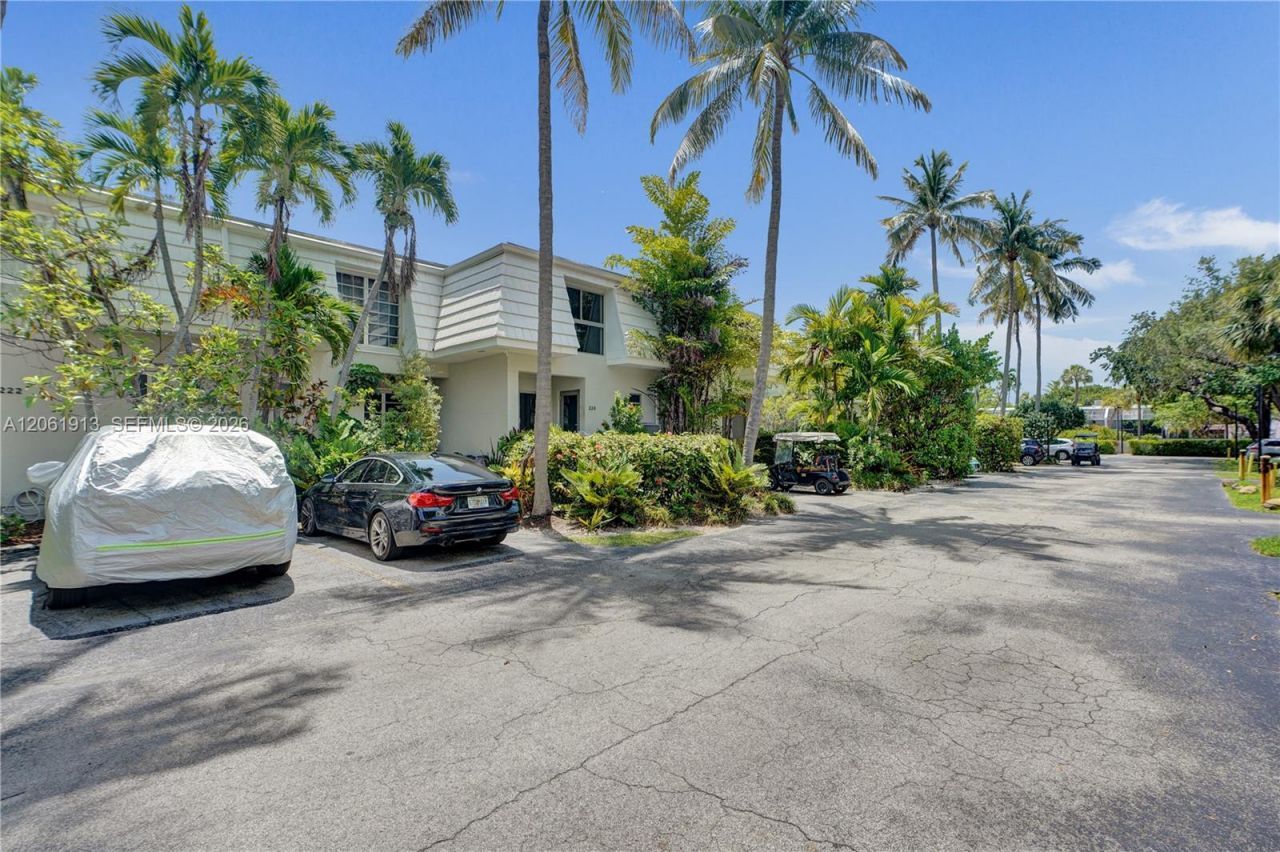 224 Sea View Dr, Unit 104, Key Biscayne, FL 33149 Photo