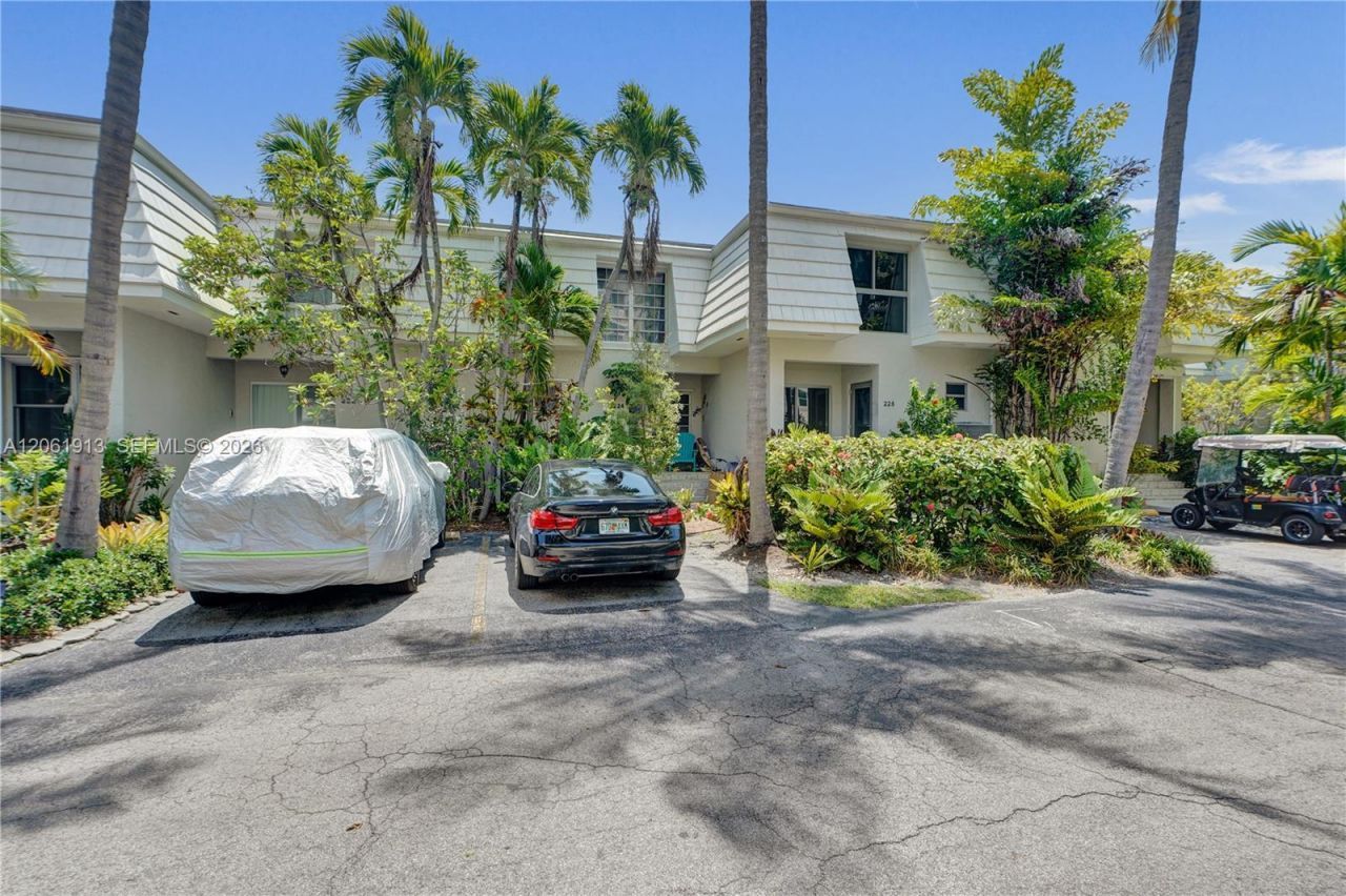 224 Sea View Dr, Unit 104, Key Biscayne, FL 33149 Photo