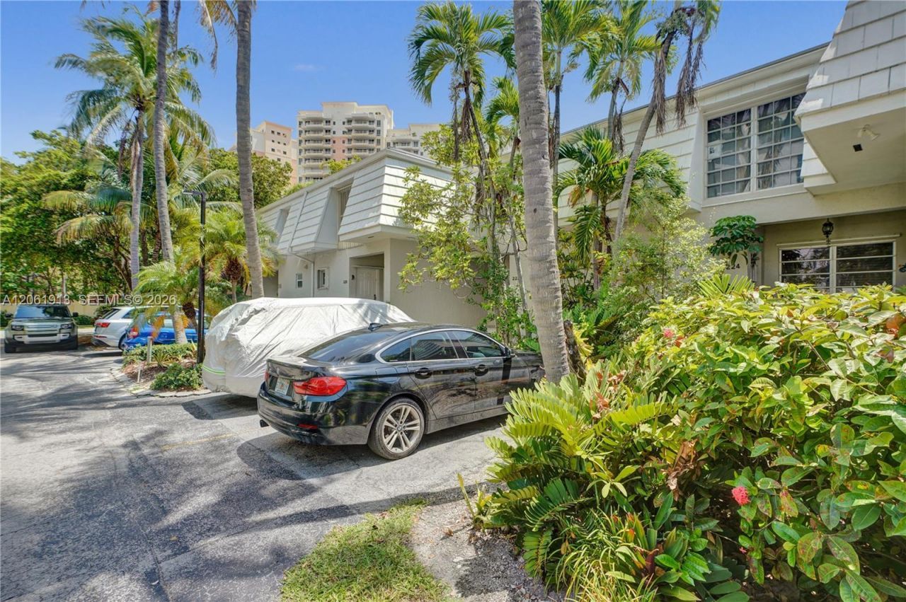 224 Sea View Dr, Unit 104, Key Biscayne, FL 33149 Photo