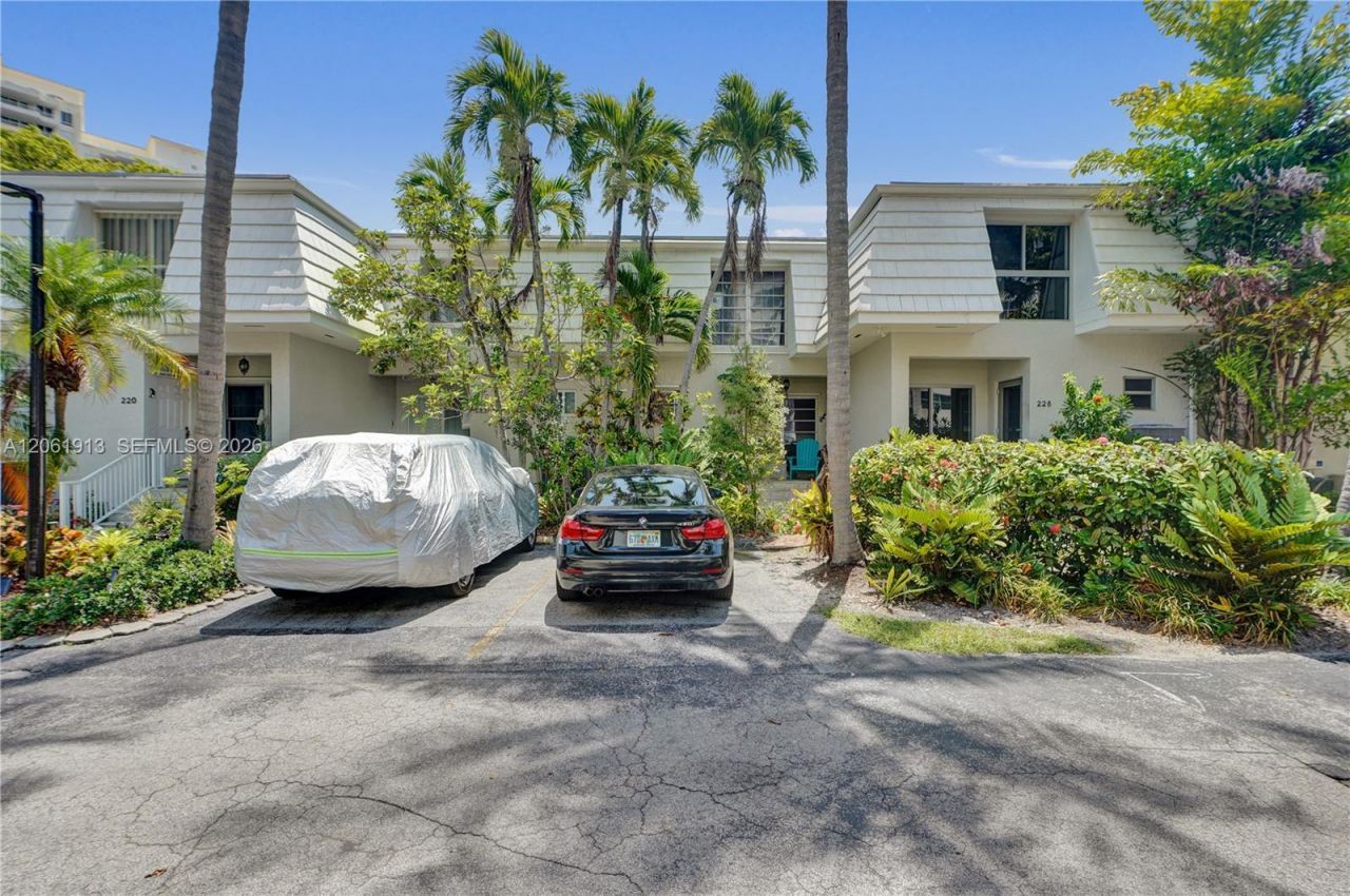 224 Sea View Dr, Unit 104, Key Biscayne, FL 33149 Photo