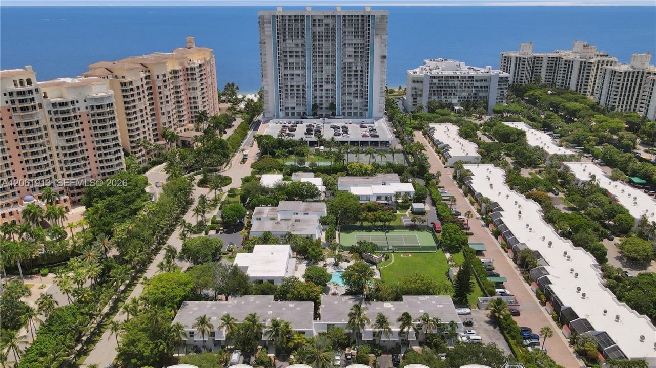 224 Sea View Dr, Unit 104, Key Biscayne, FL 33149 Photo