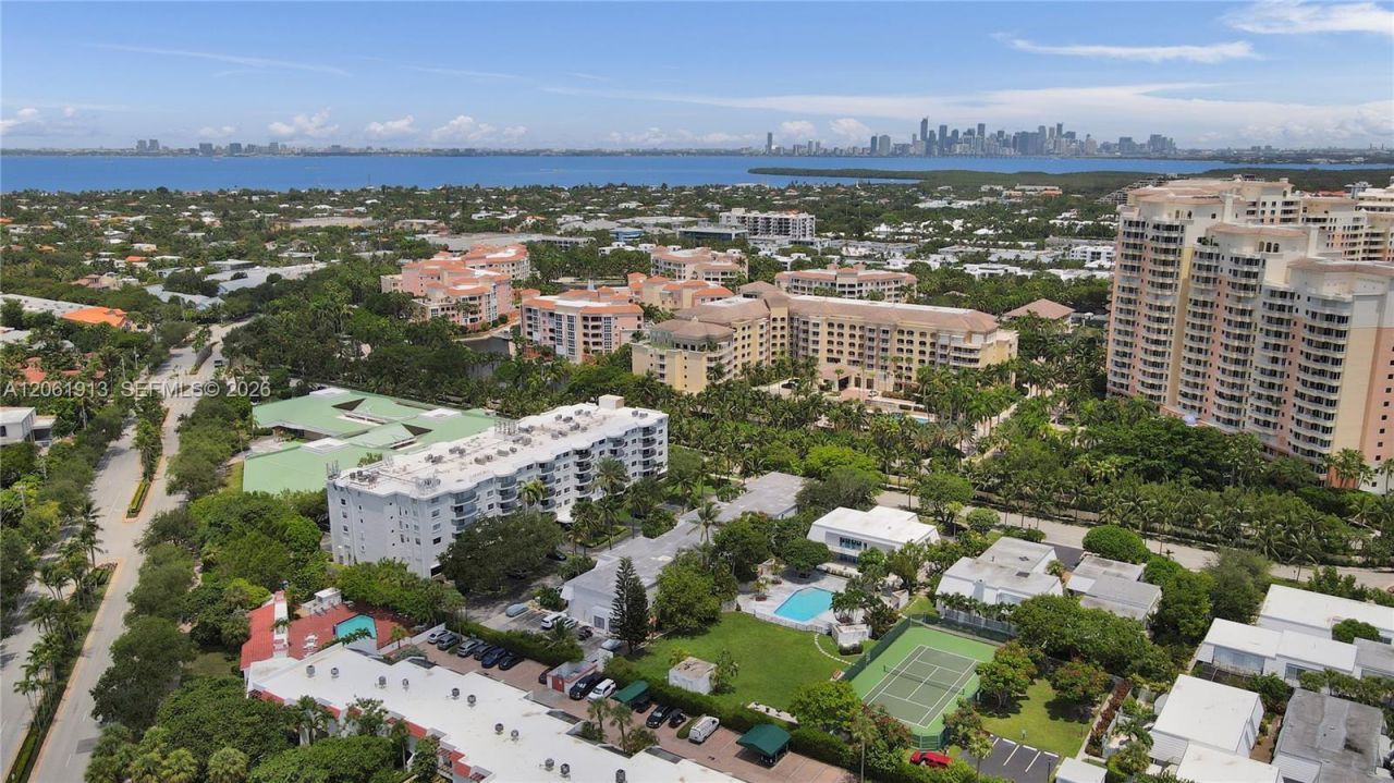 224 Sea View Dr, Unit 104, Key Biscayne, FL 33149 Photo