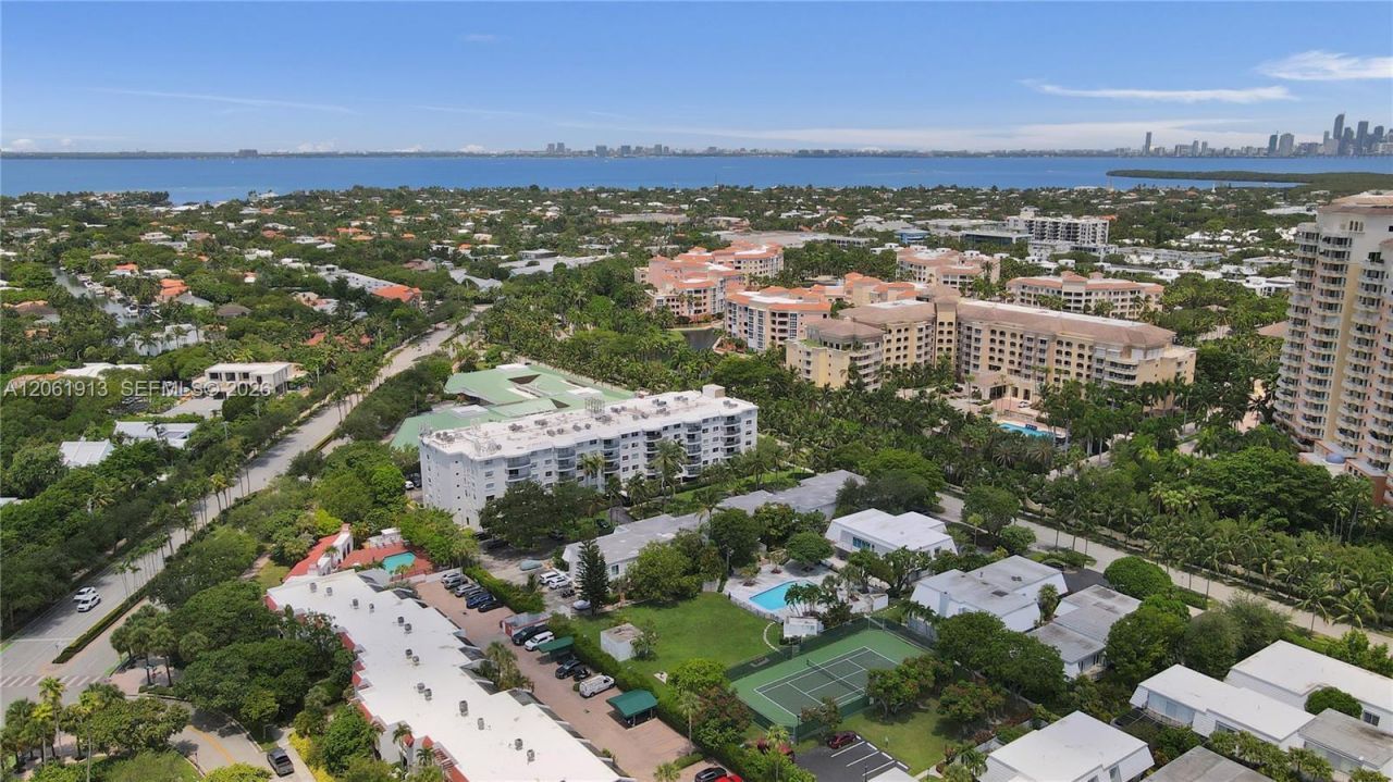 224 Sea View Dr, Unit 104, Key Biscayne, FL 33149 Photo