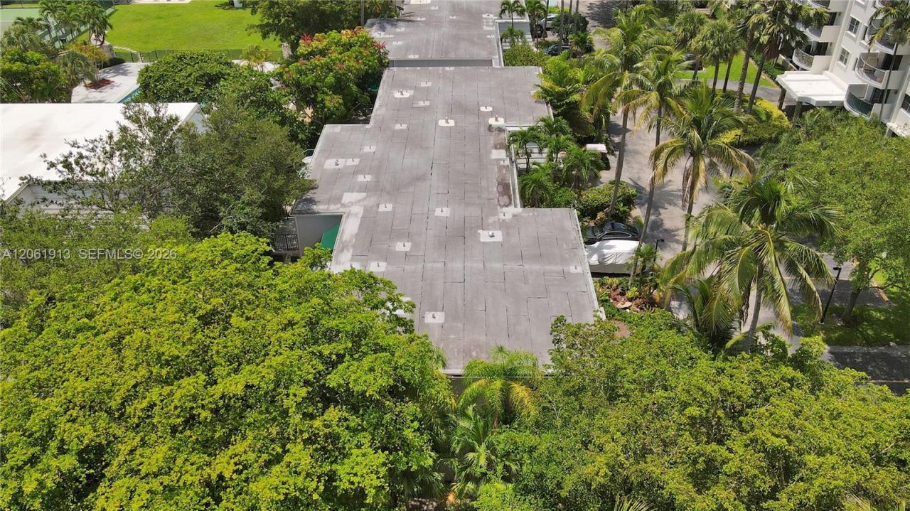 224 Sea View Dr, Unit 104, Key Biscayne, FL 33149 Photo