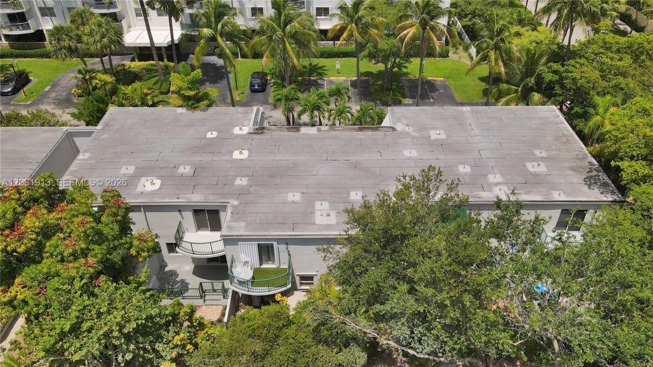 224 Sea View Dr, Unit 104, Key Biscayne, FL 33149 Photo