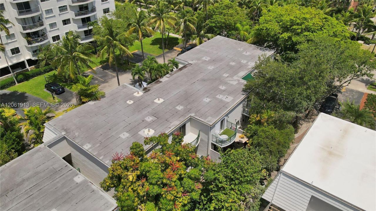 224 Sea View Dr, Unit 104, Key Biscayne, FL 33149 Photo