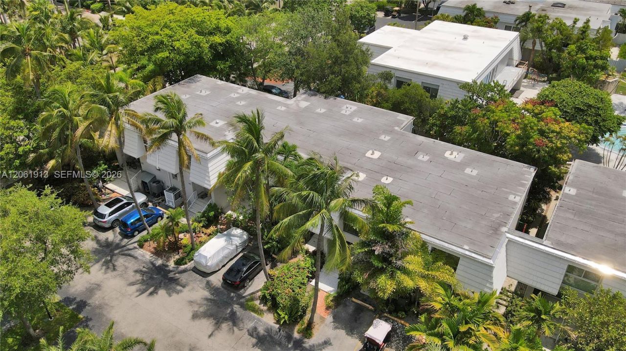 224 Sea View Dr, Unit 104, Key Biscayne, FL 33149 Photo