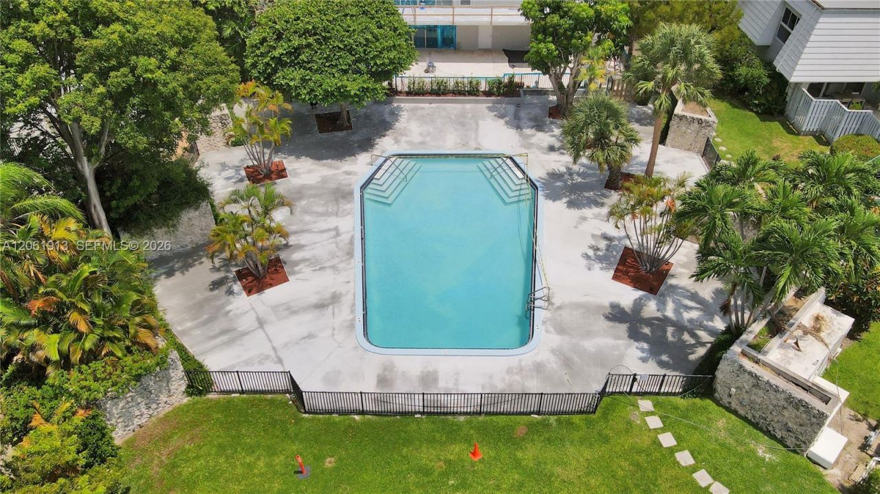 224 Sea View Dr, Unit 104, Key Biscayne, FL 33149 Photo