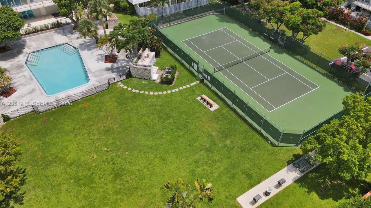 224 Sea View Dr, Unit 104, Key Biscayne, FL 33149 Photo