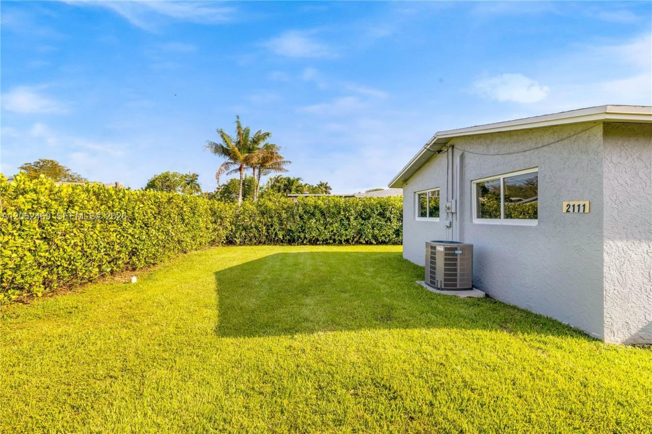 2111 N 14th Ct , Hollywood, FL 33020 Photo