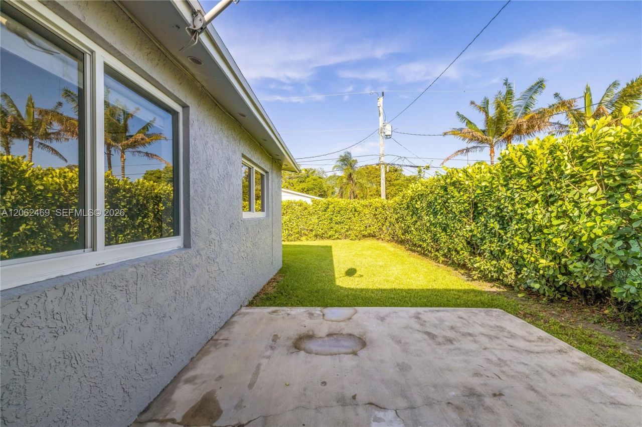 2111 N 14th Ct , Hollywood, FL 33020 Photo