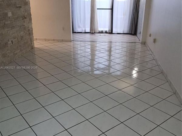 9403 Fontainebleau Blvd , Unit 110, Miami, FL 33172