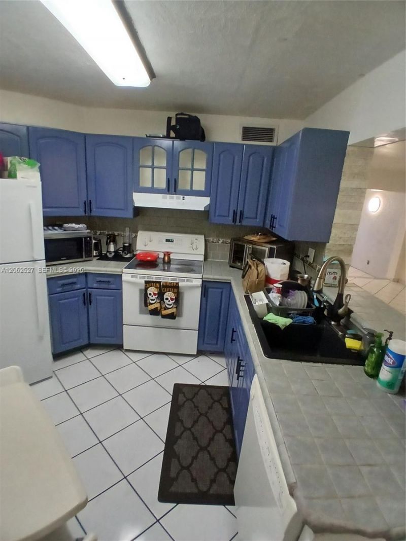 9403 Fontainebleau Blvd, Unit 110, Miami, FL 33172 Photo