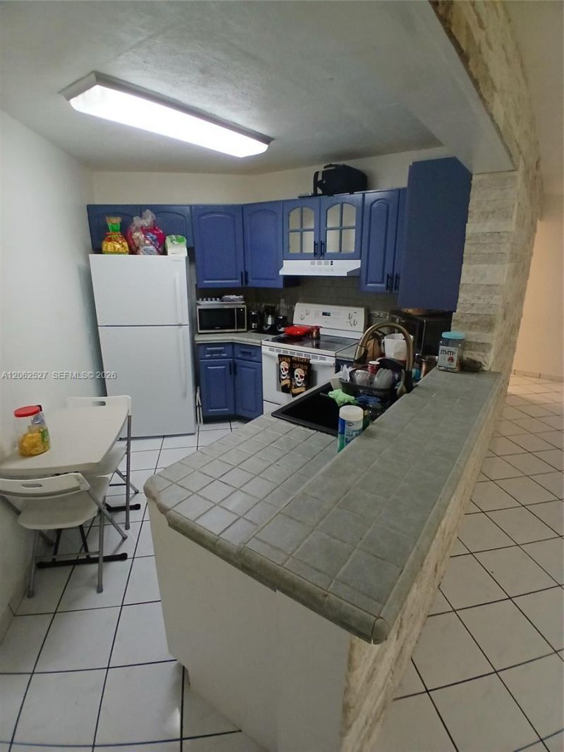 9403 Fontainebleau Blvd, Unit 110, Miami, FL 33172 Photo