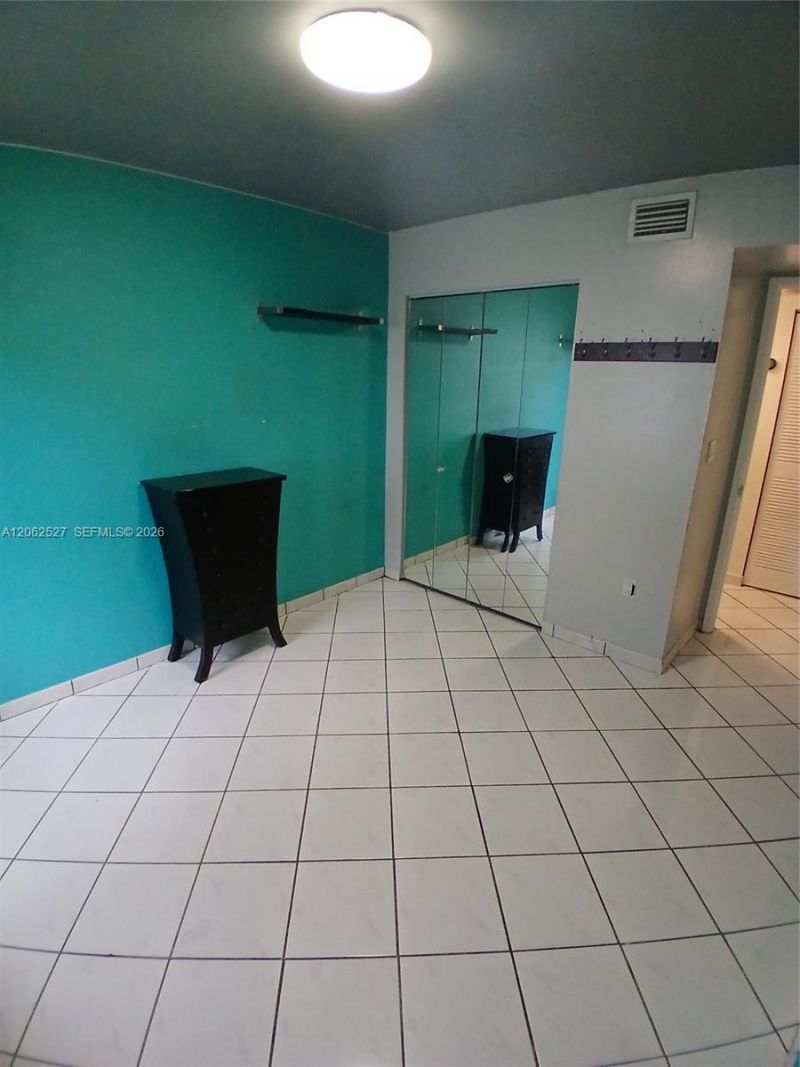 9403 Fontainebleau Blvd, Unit 110, Miami, FL 33172 Photo